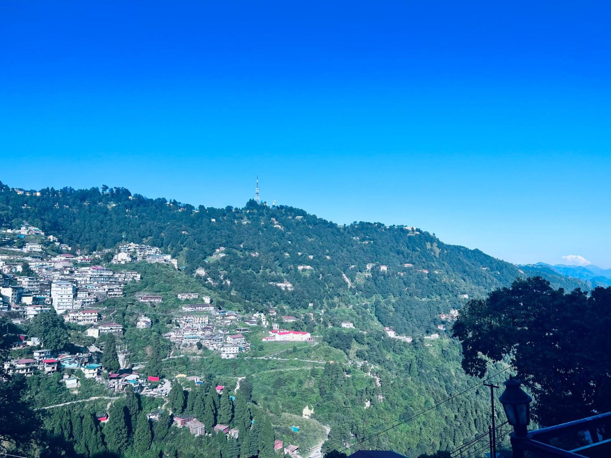 Irish Town Mussoorie Hotel ภายนอก รูปภาพ